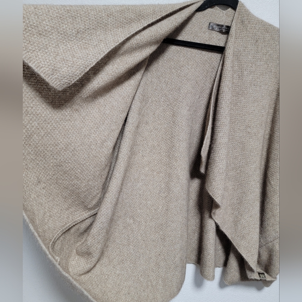 Noble Wilde New Zealand Longline Wrap In Oyster - Picture 6 of 9